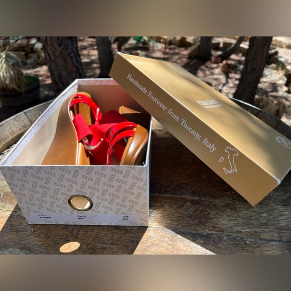Italian Shoemakers Red Wedge Slip On Sandals Italy - Picture 7 of 7